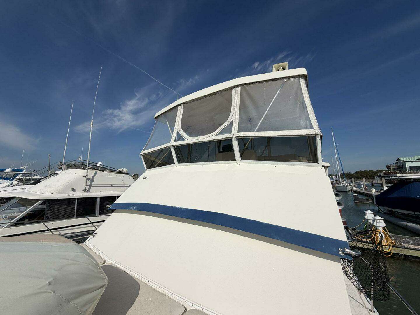 1987 Viking 44 Motor Yacht - Image 15
