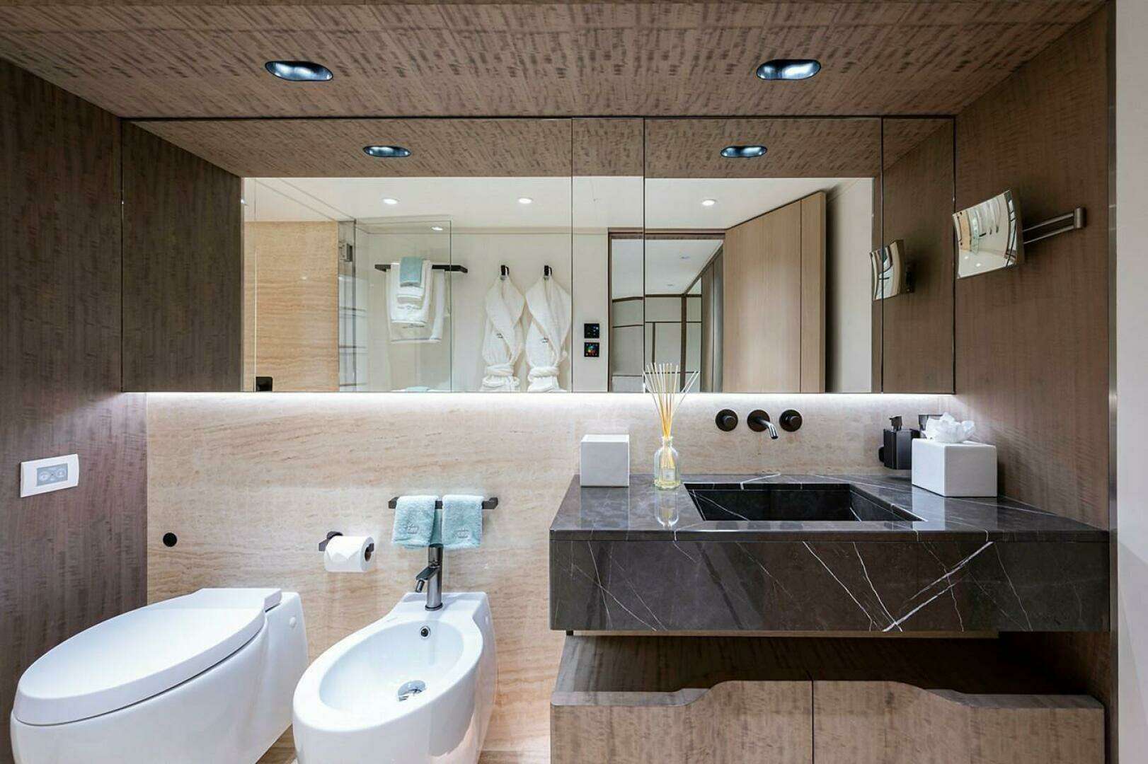 2020 Majesty Yachts 140 - Image 35