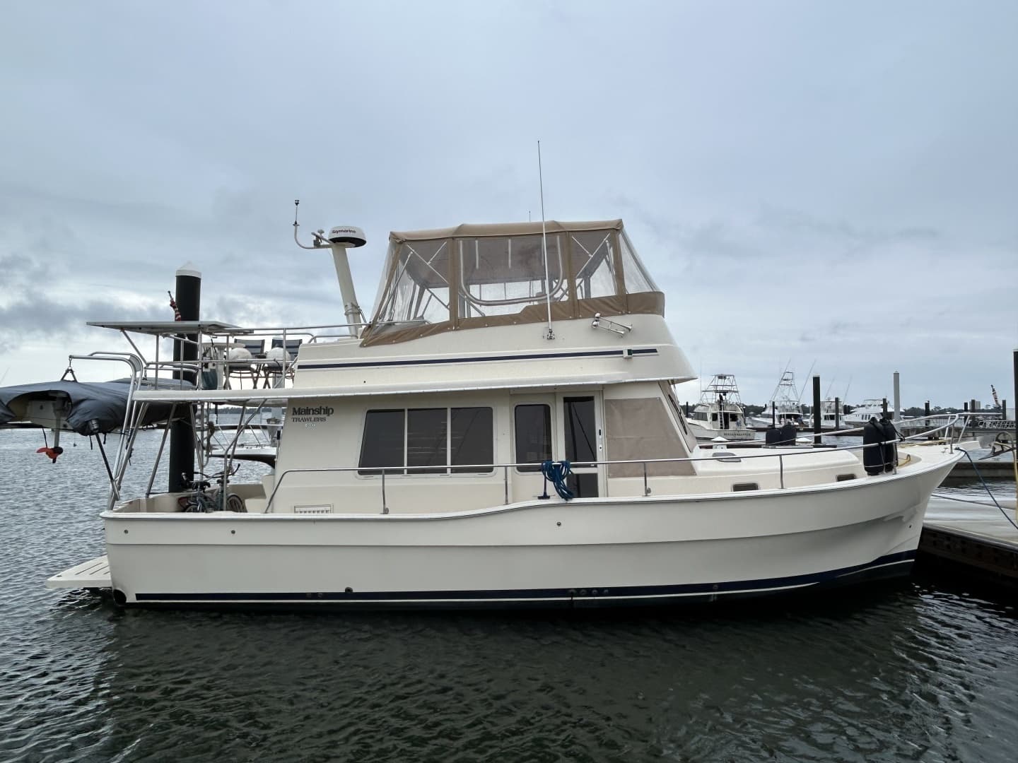 2005 Mainship 400 - Image 2