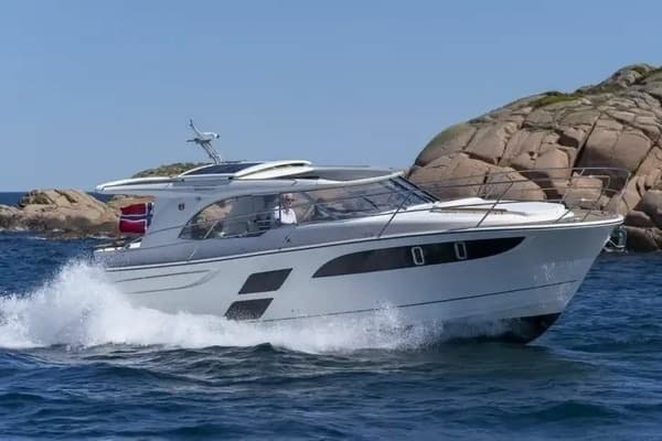 2026 Marex 360 Cabriolet Cruiser - Image 1
