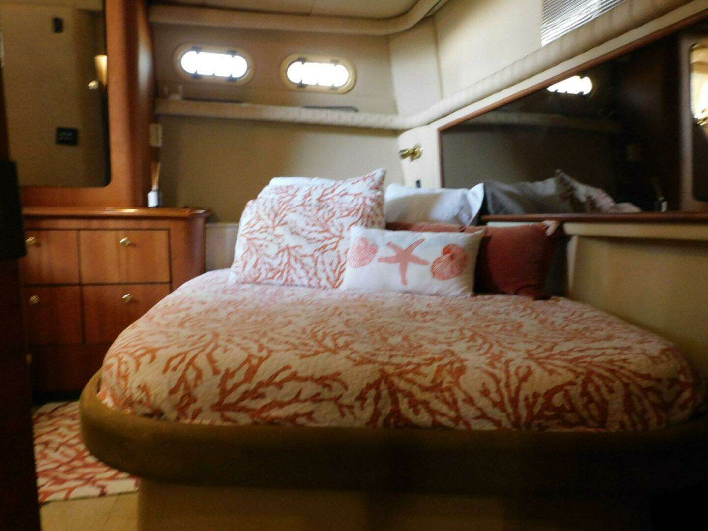2003 Cruisers Yachts 3750 Motoryacht - Image 14