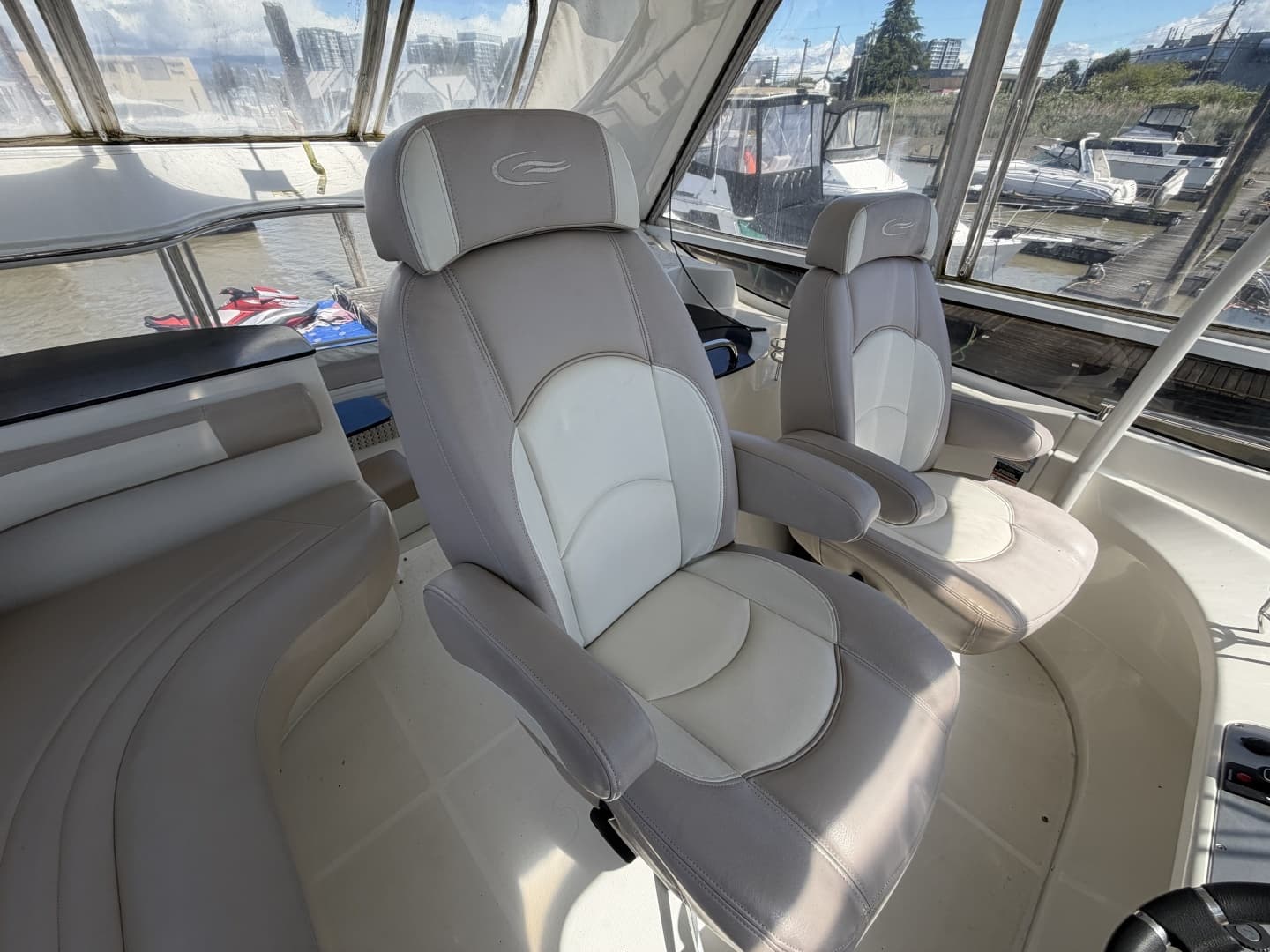 2008 Carver 47MY - Image 31