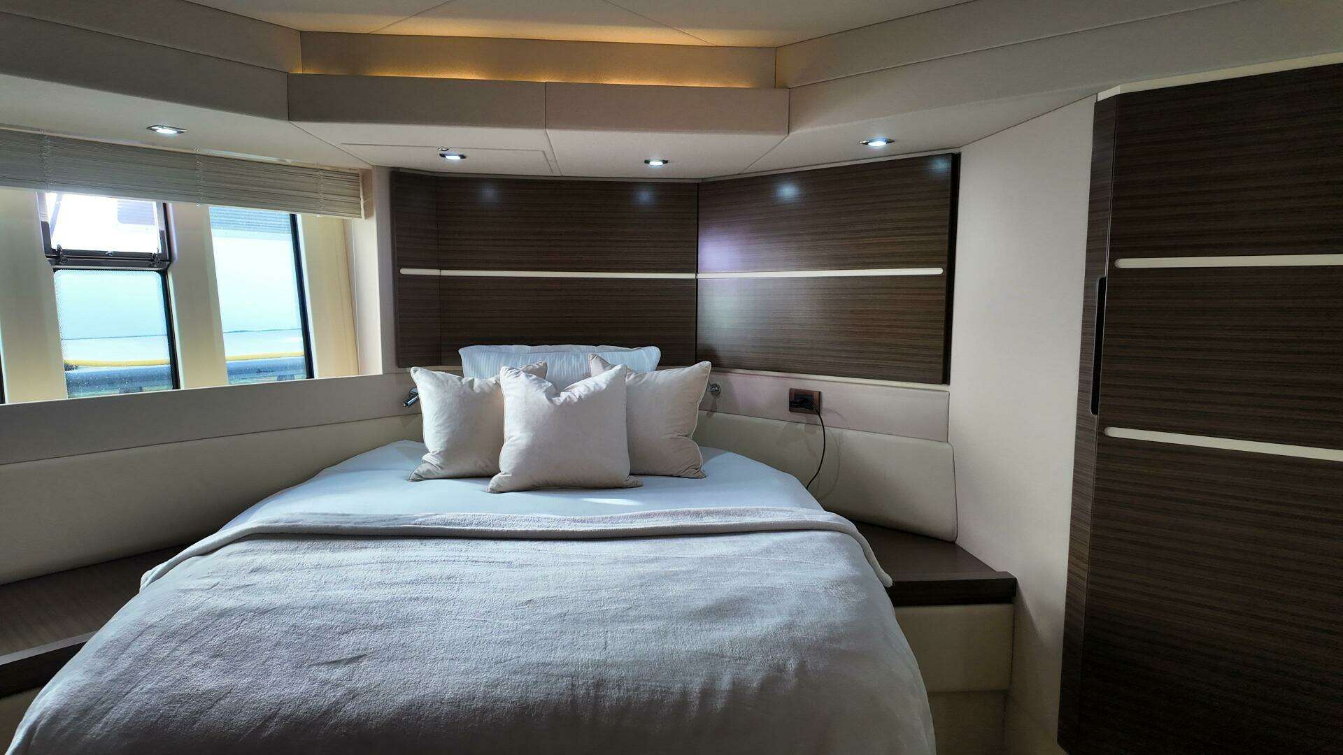 2015 Azimut 54 Fly - Image 15