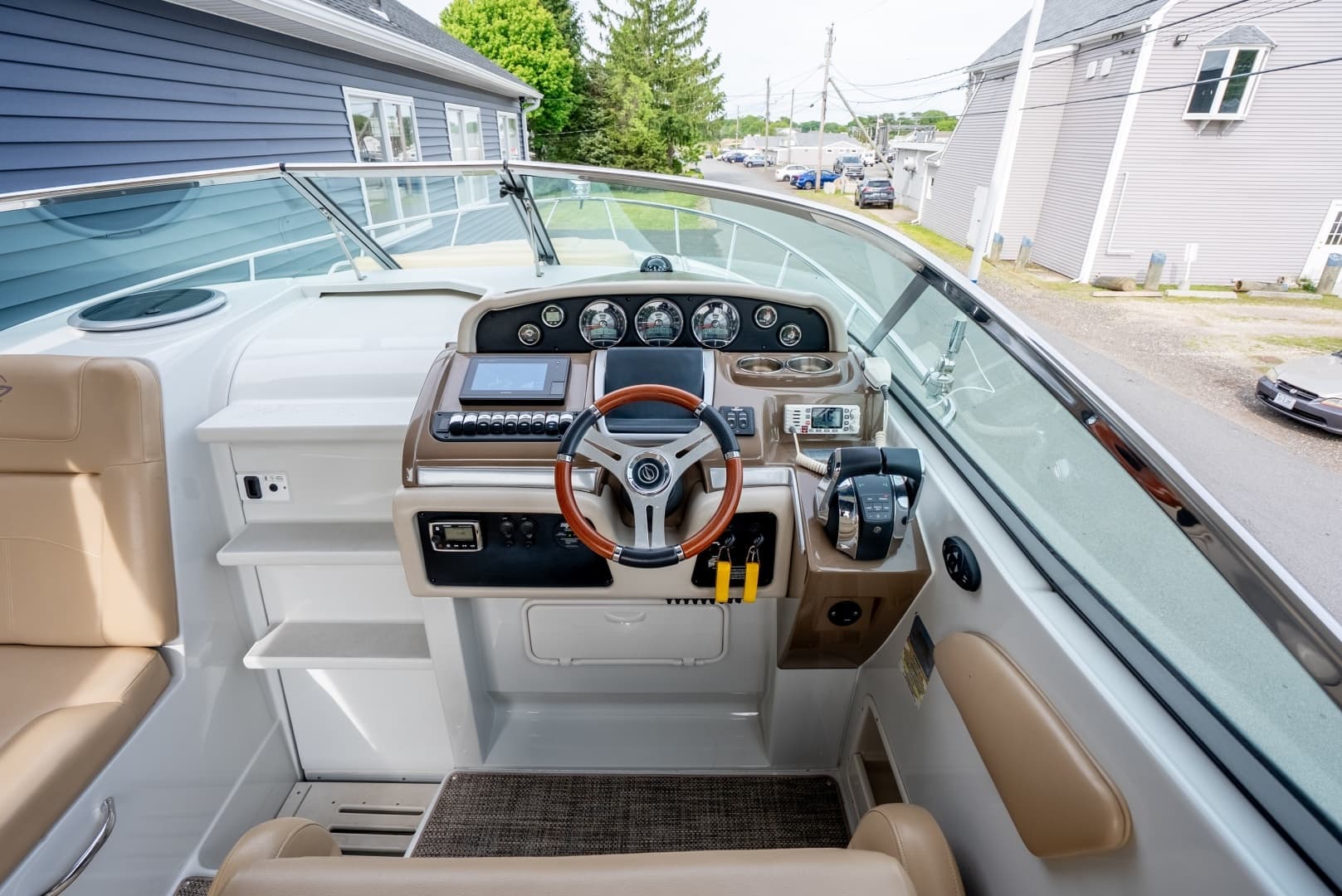 2016 Crownline 294 CR - Image 12