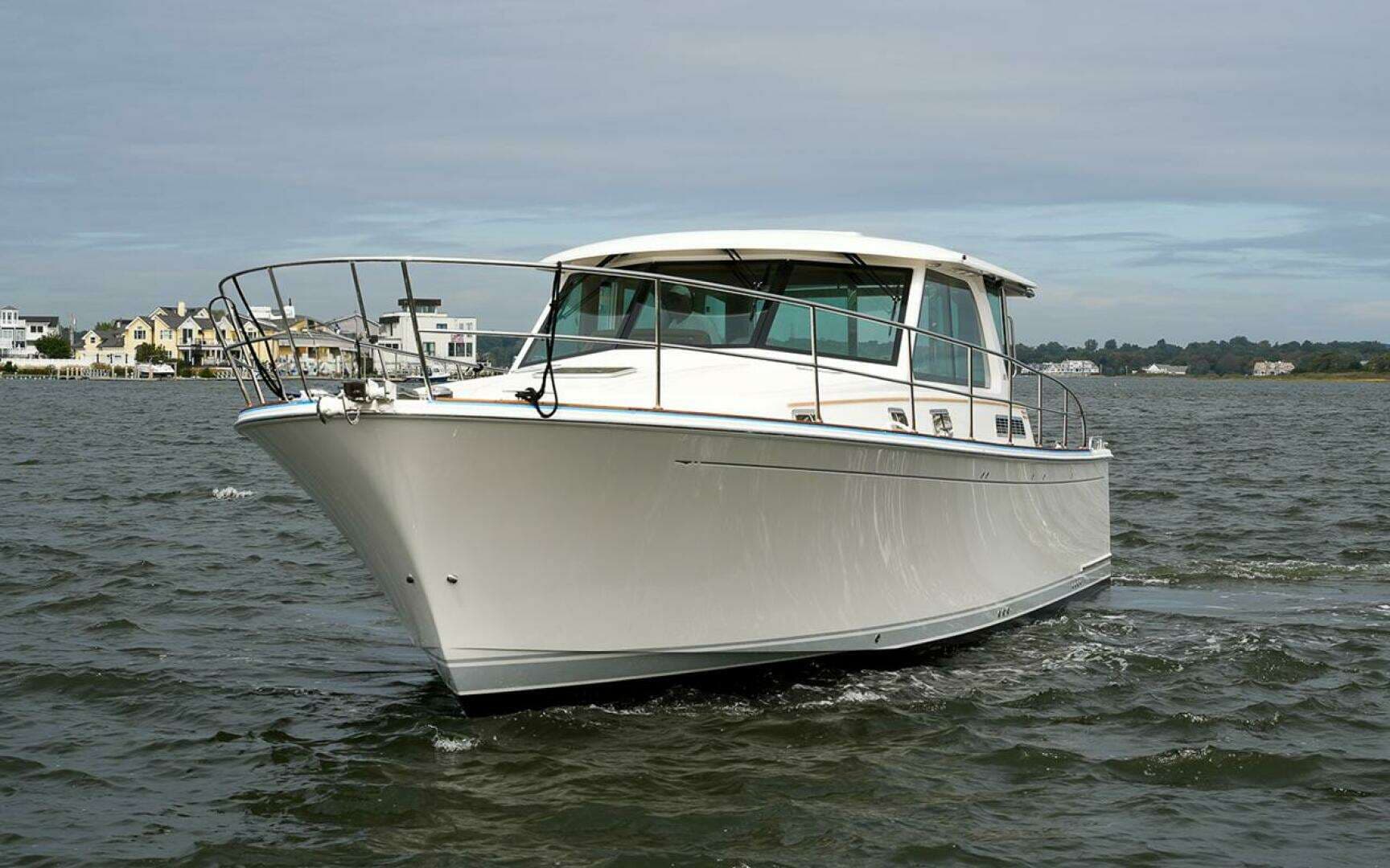 2027 Sabre 45 Salon Express - Image 2