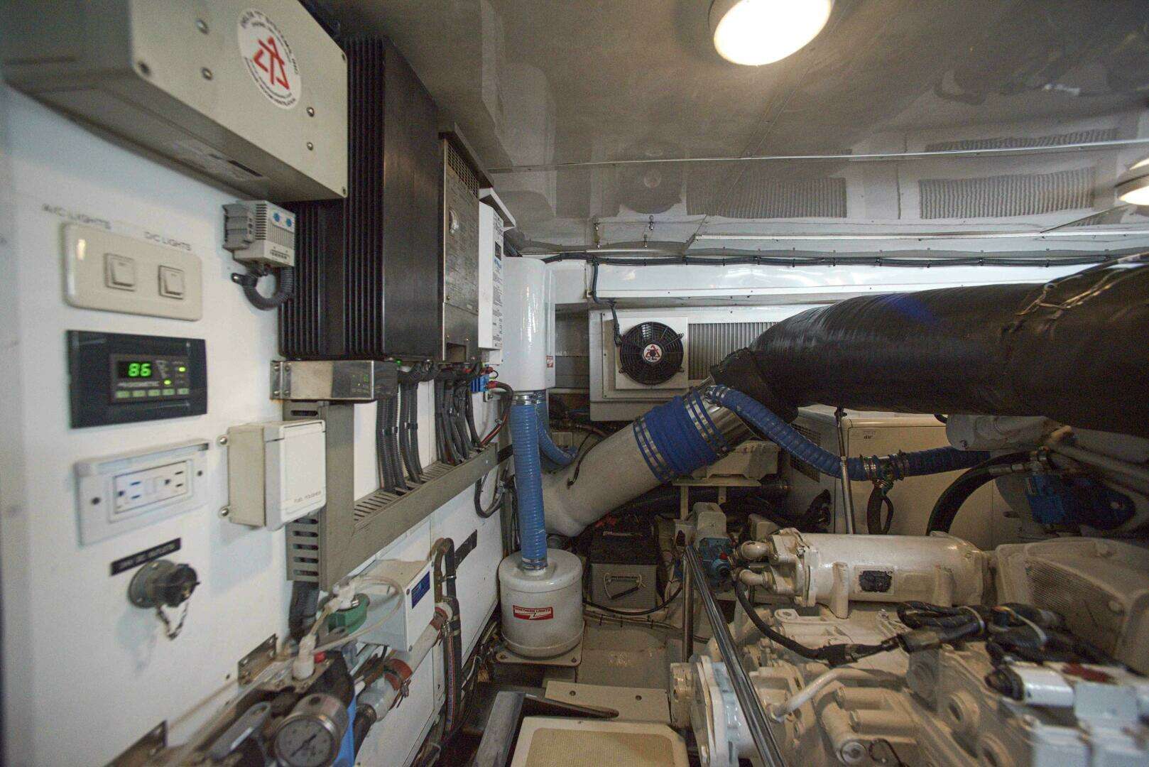 2009 Marlow Explorer - Image 38
