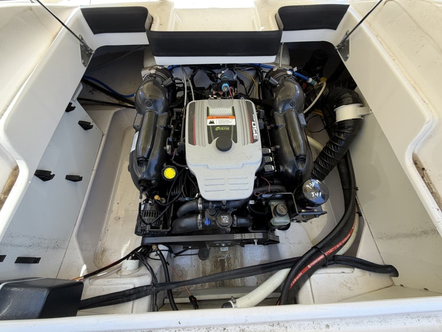 2011 Four Winns H240 - Image 23