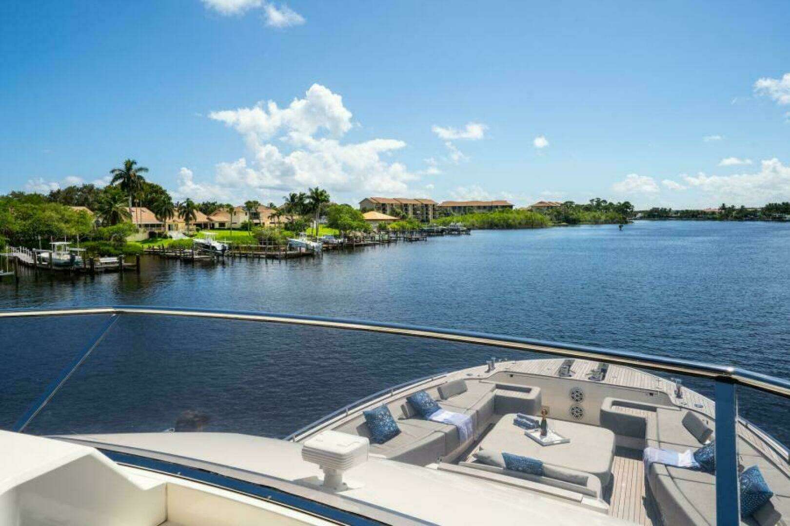 2015 Monte Carlo Yachts MCY86 - Image 45