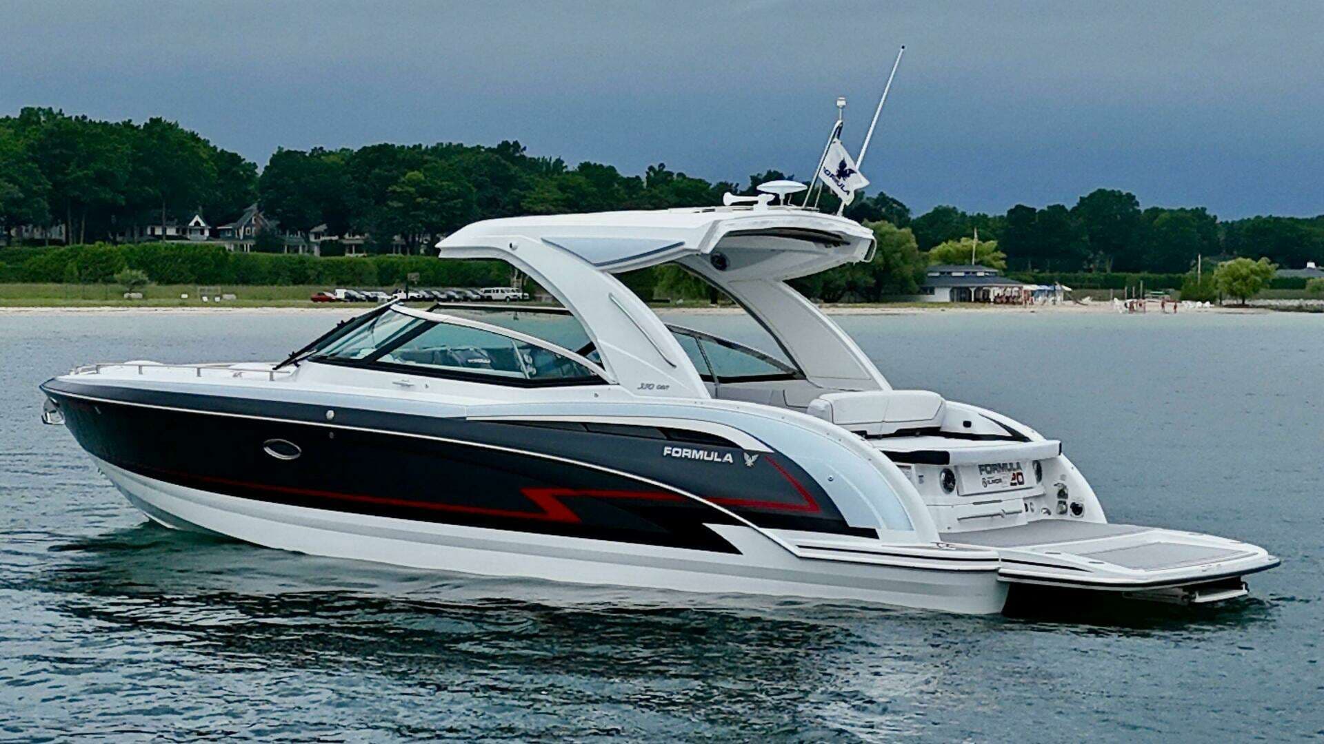 2024 Formula 350 Crossover Bowrider - Image 13
