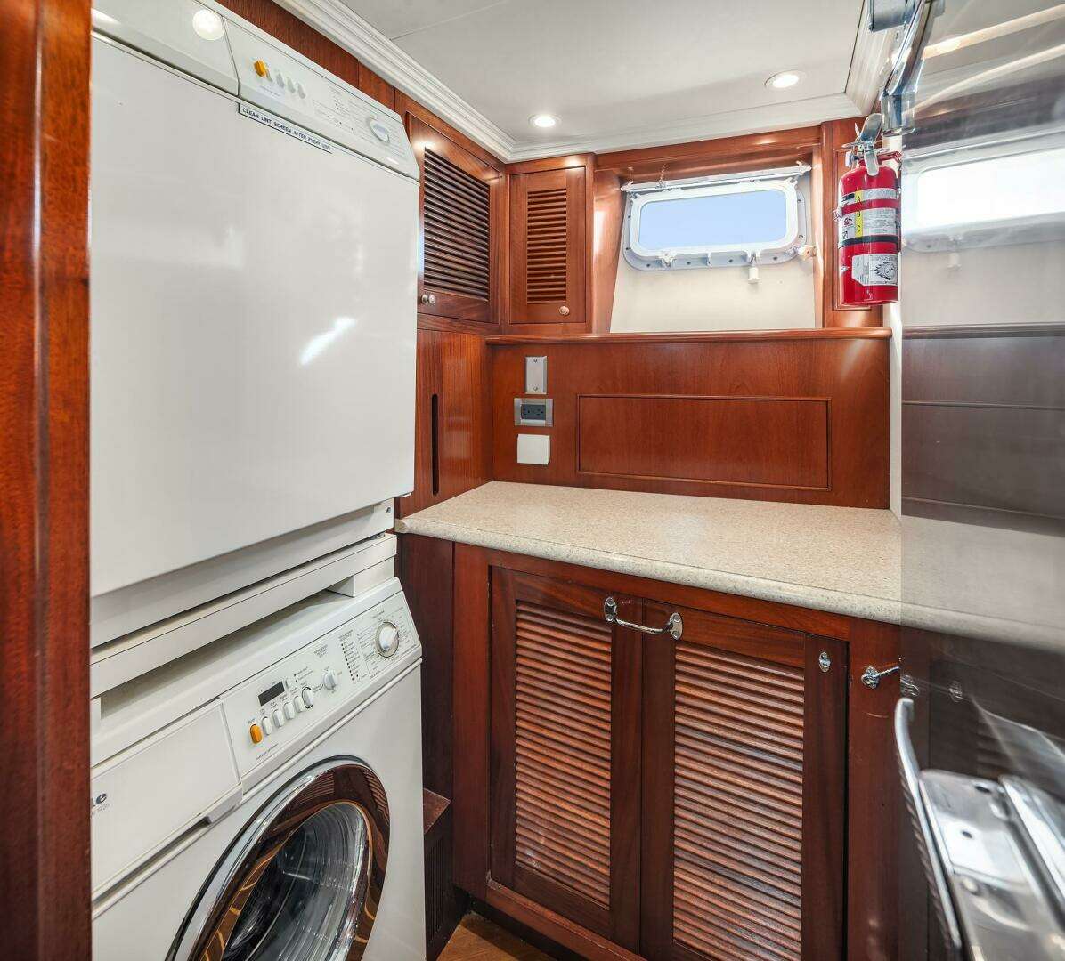 2001 Rayburn Custom Yachts Flush Deck - Image 40