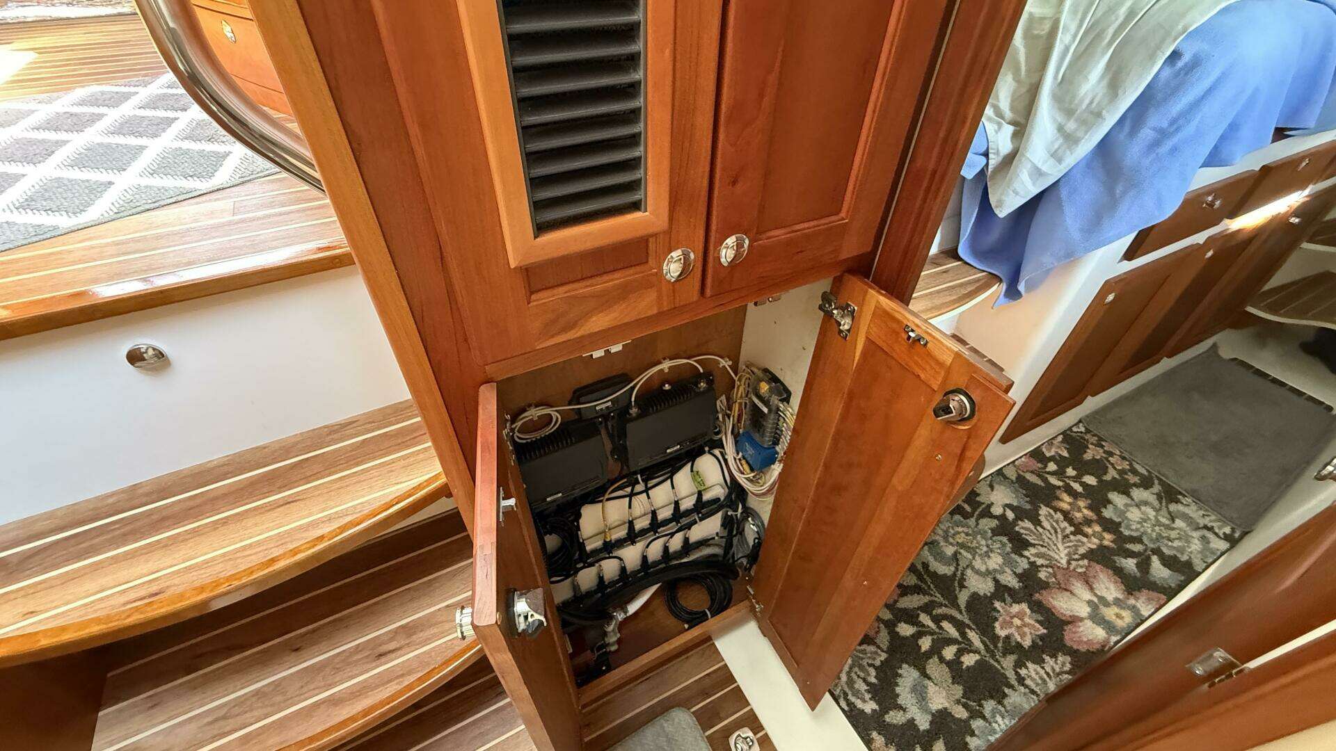 2014 Maine Cat P44 - Image 63