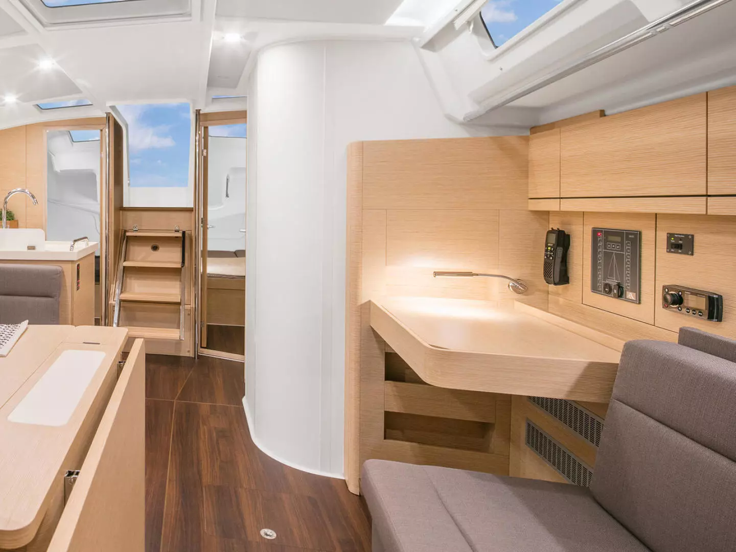 2025 Hanse 418 - Image 23