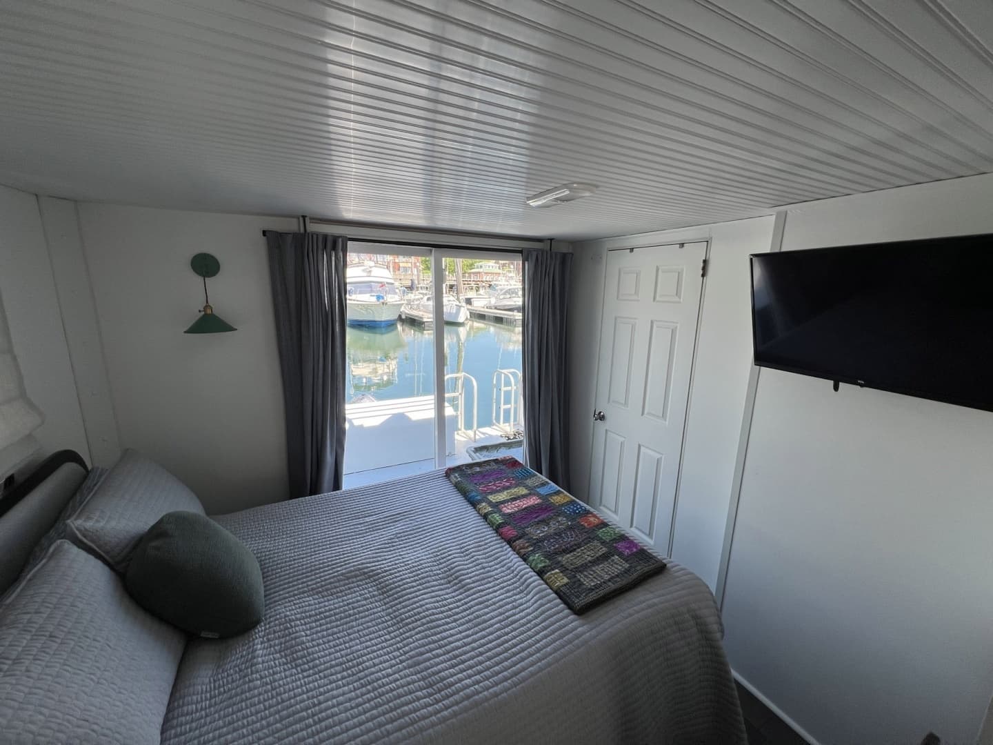 2019 Catamaran Cruisers Houseboat - Image 12
