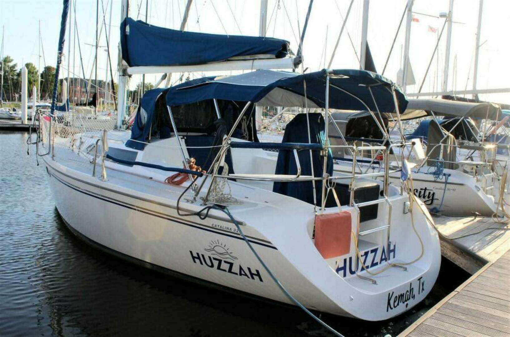 1996 Catalina 320 - Image 2