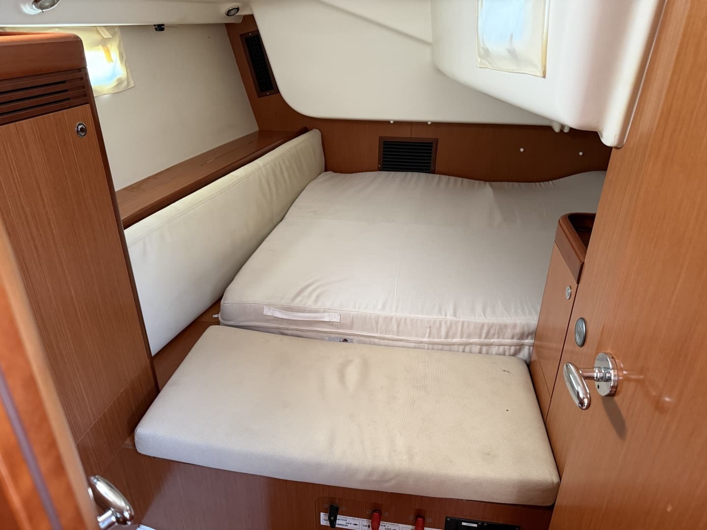 2008 Beneteau Oceanis 43 - Image 39