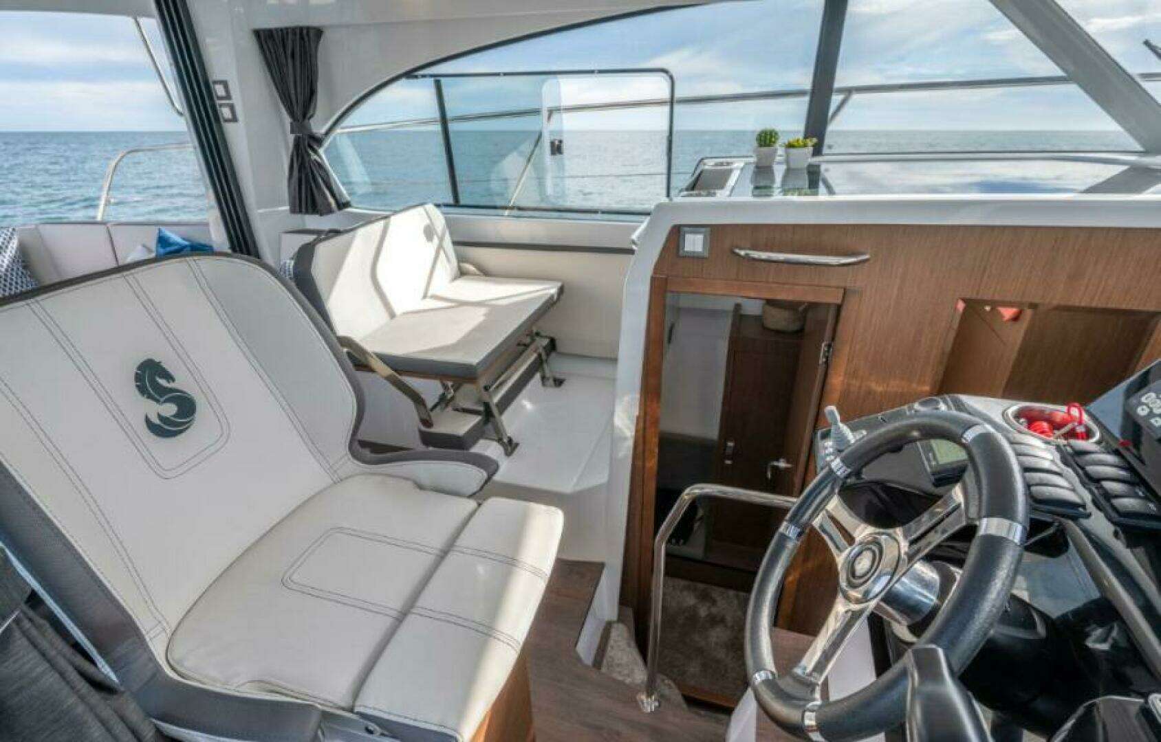 2026 Beneteau Antares 11 - Image 9