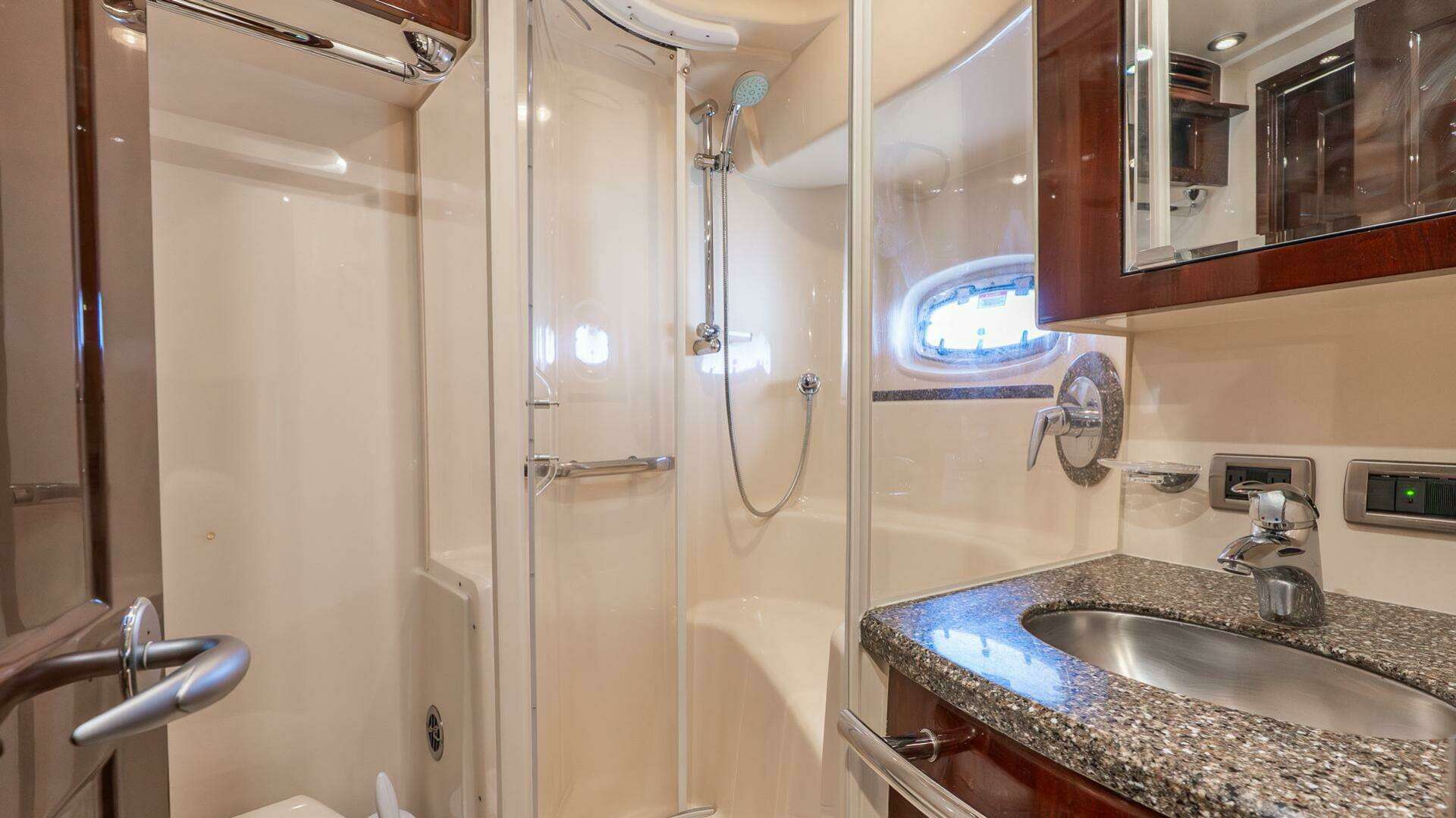 2008 Sea Ray Sundancer 60 - Image 18