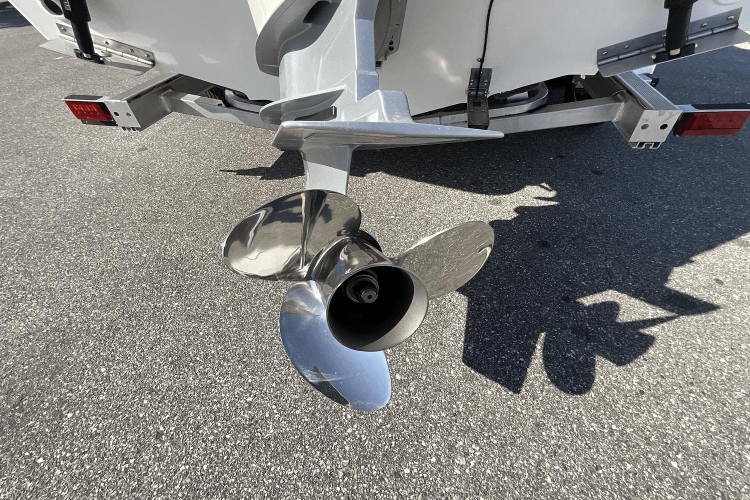 2025 Boston Whaler 210 Vantage - 7