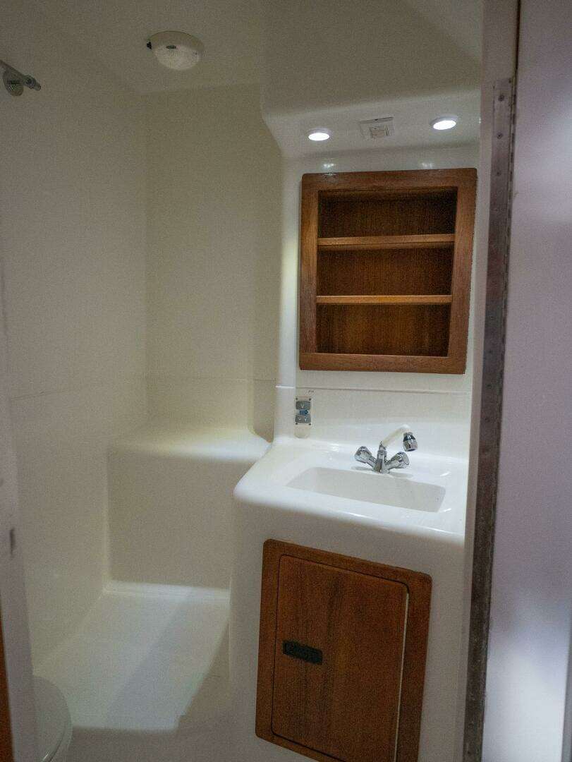 2017 Out Island SeaTek 36 Express - Image 17