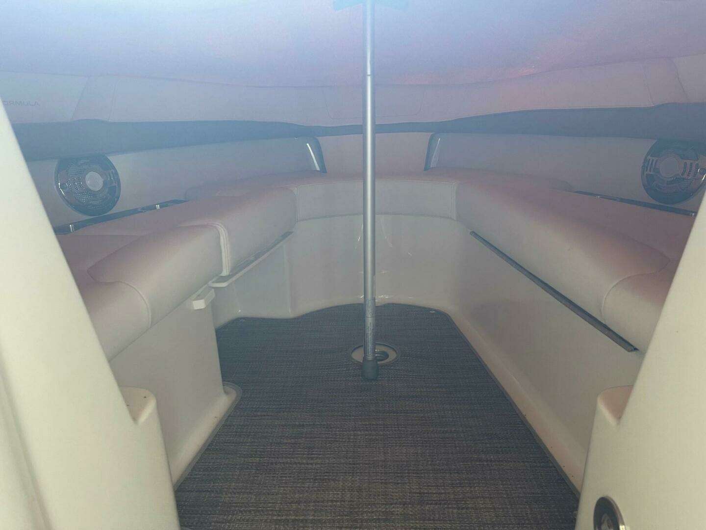 2014 Formula 240 Bow Rider - Image 12