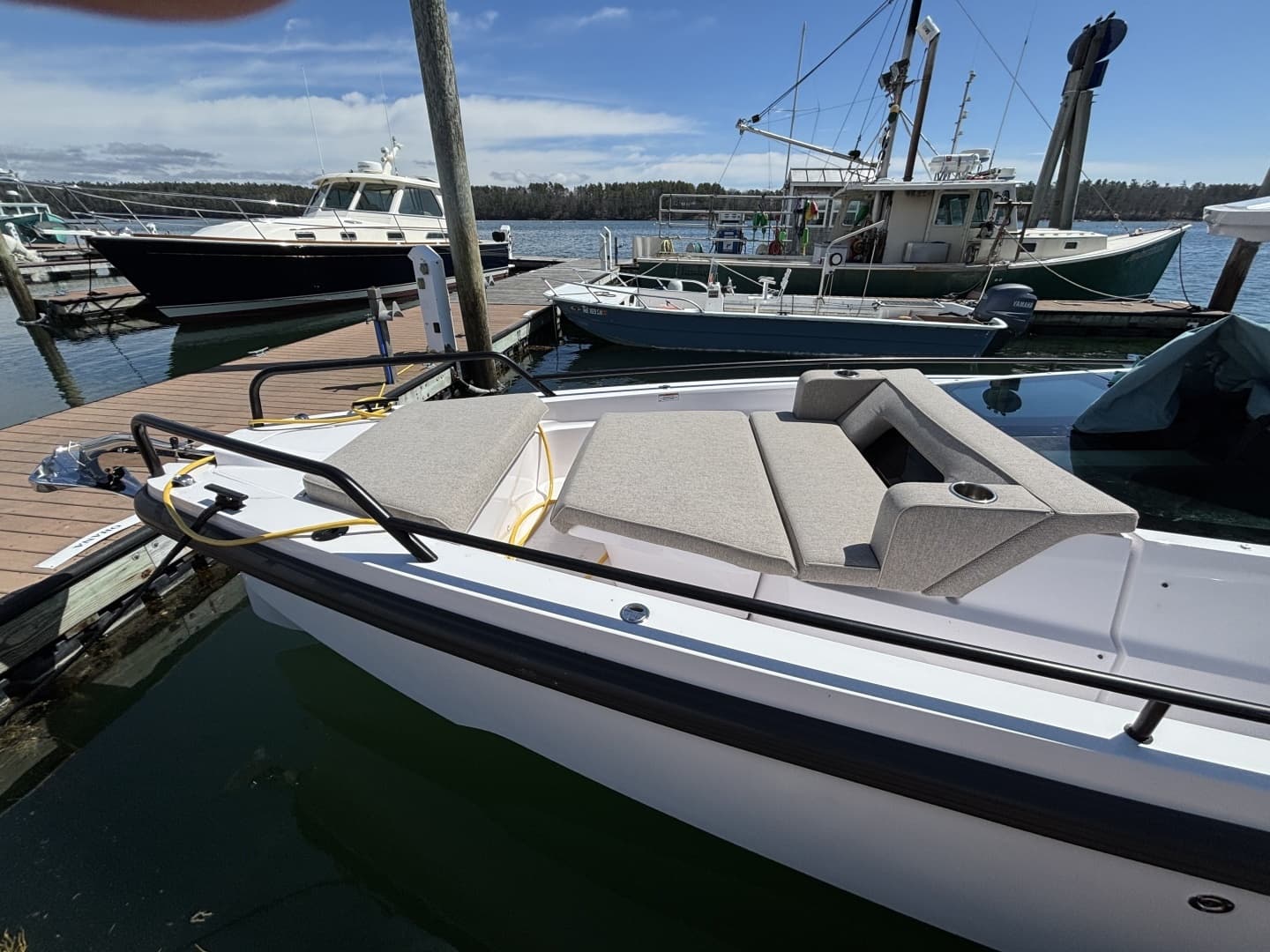 2023 Axopar 37XC Cross Cabin - Image 17