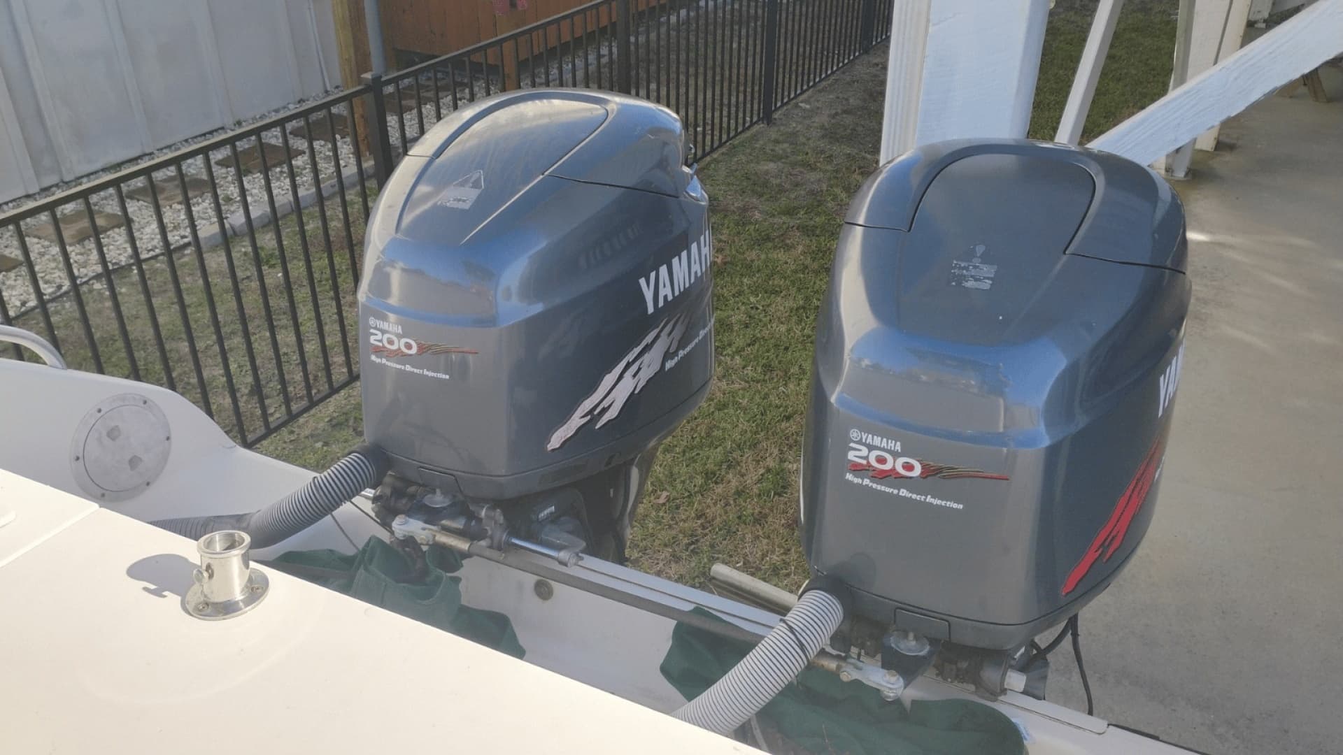 2001 Pursuit 2670 Cuddy Console - Image 6
