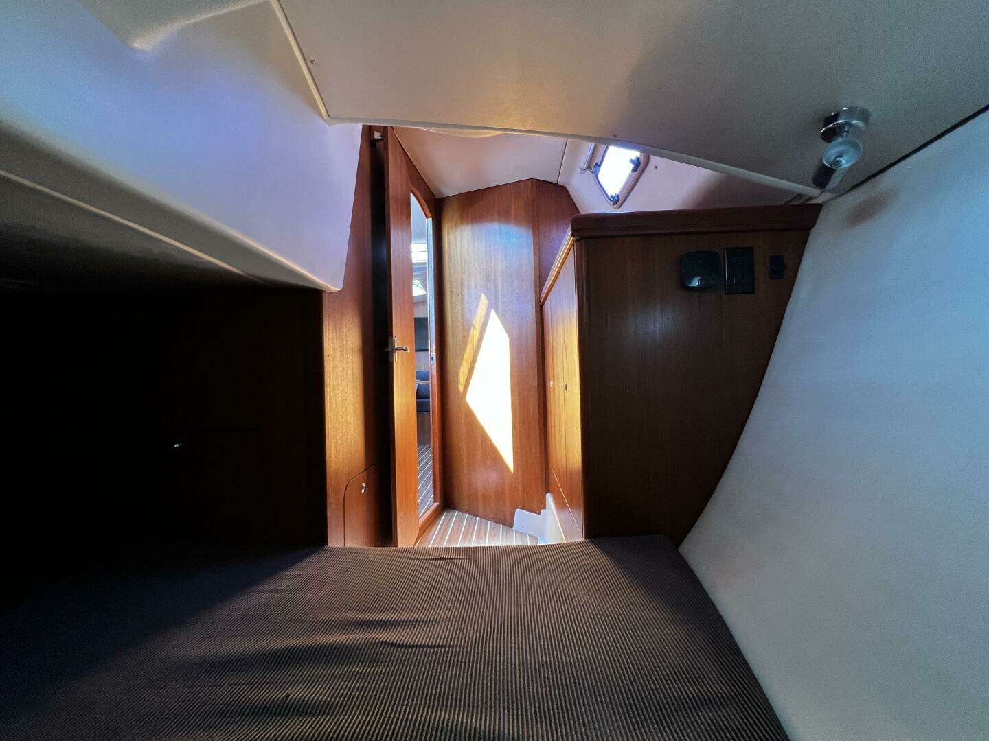 2004 Hunter 33 - Image 56