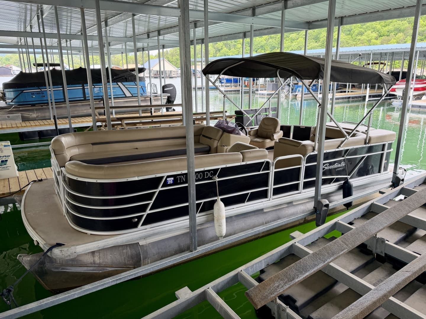 2019 Sweetwater 2386 Cruise Pontoon - Image 10