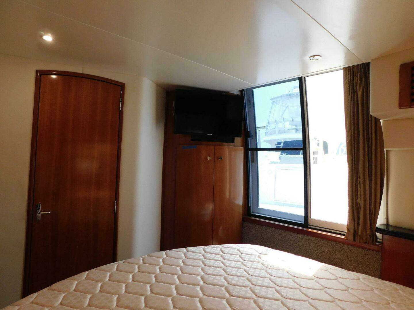 2003 Carver 44 CPMY - Image 44