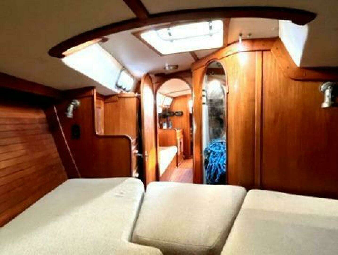1986 J Boats Masthead Sloop - Image 5