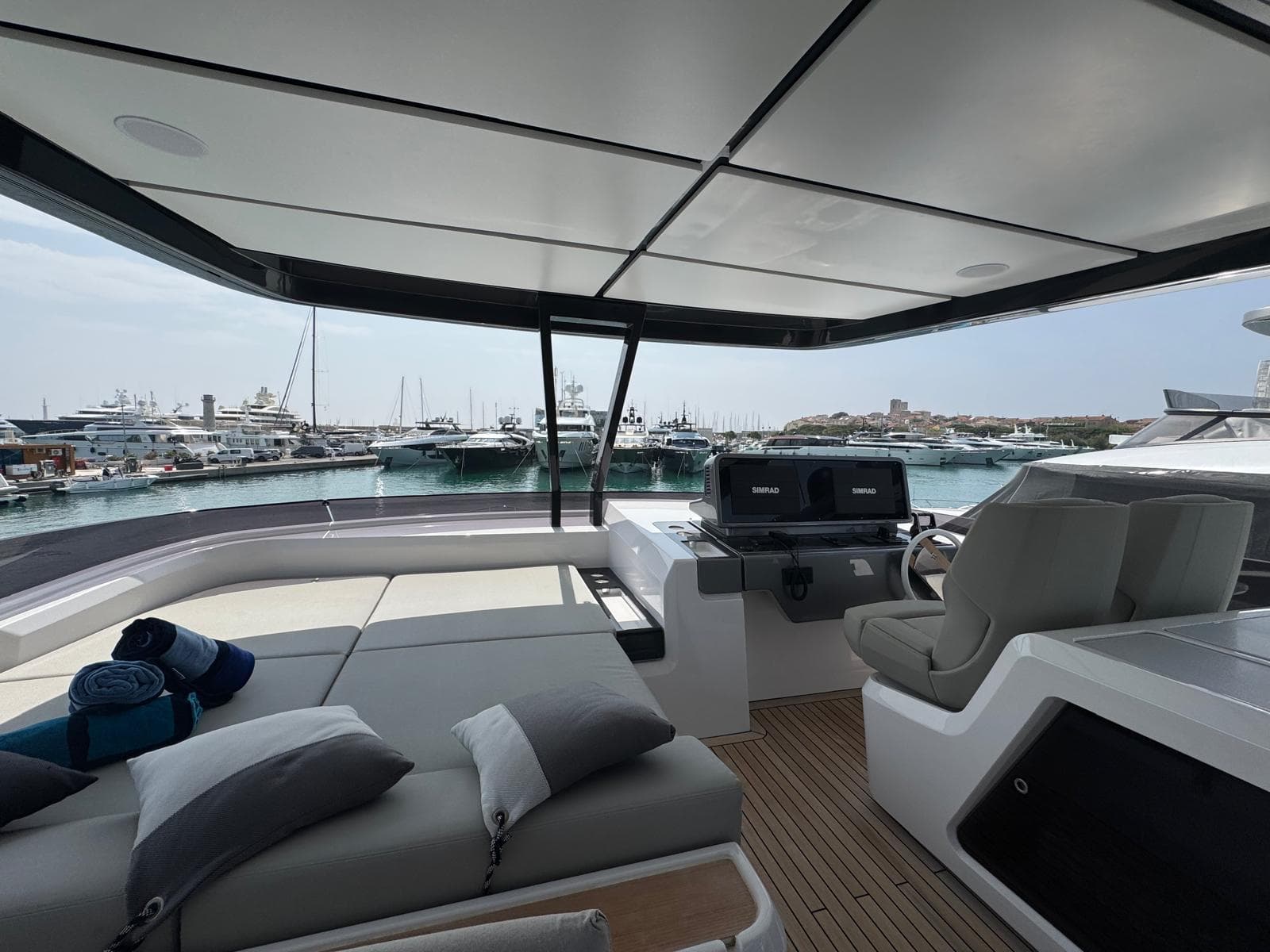 Ferretti Yachts 860 2024 used yacht for sale