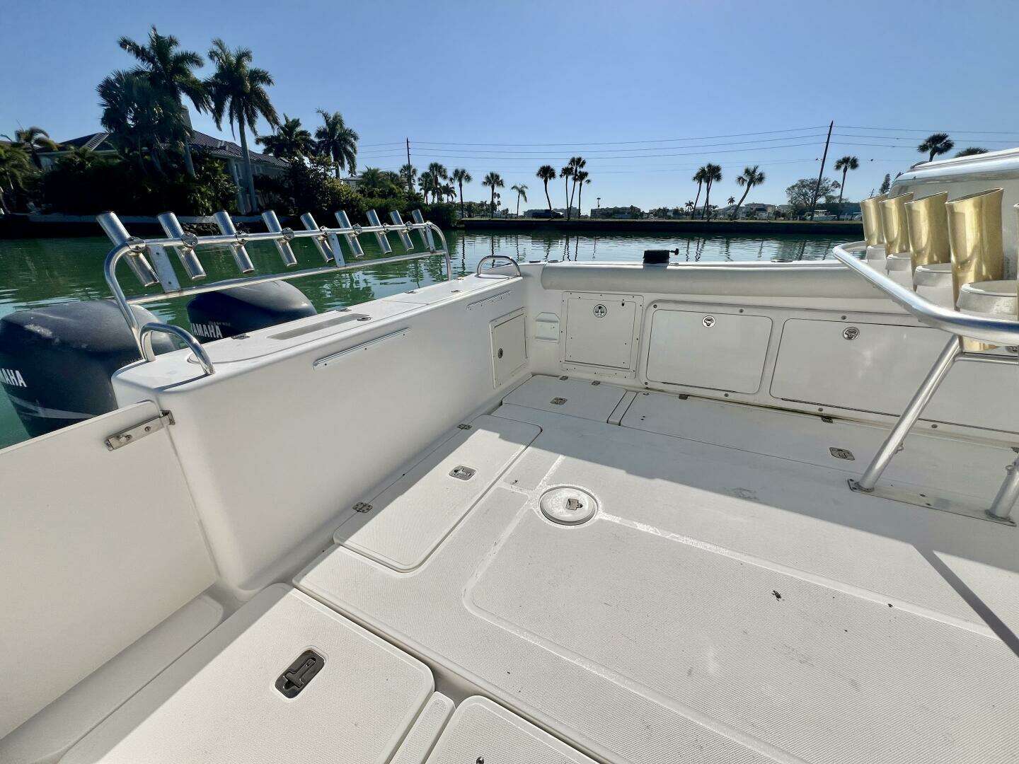 2005 Century 3200 Center Console - Image 12