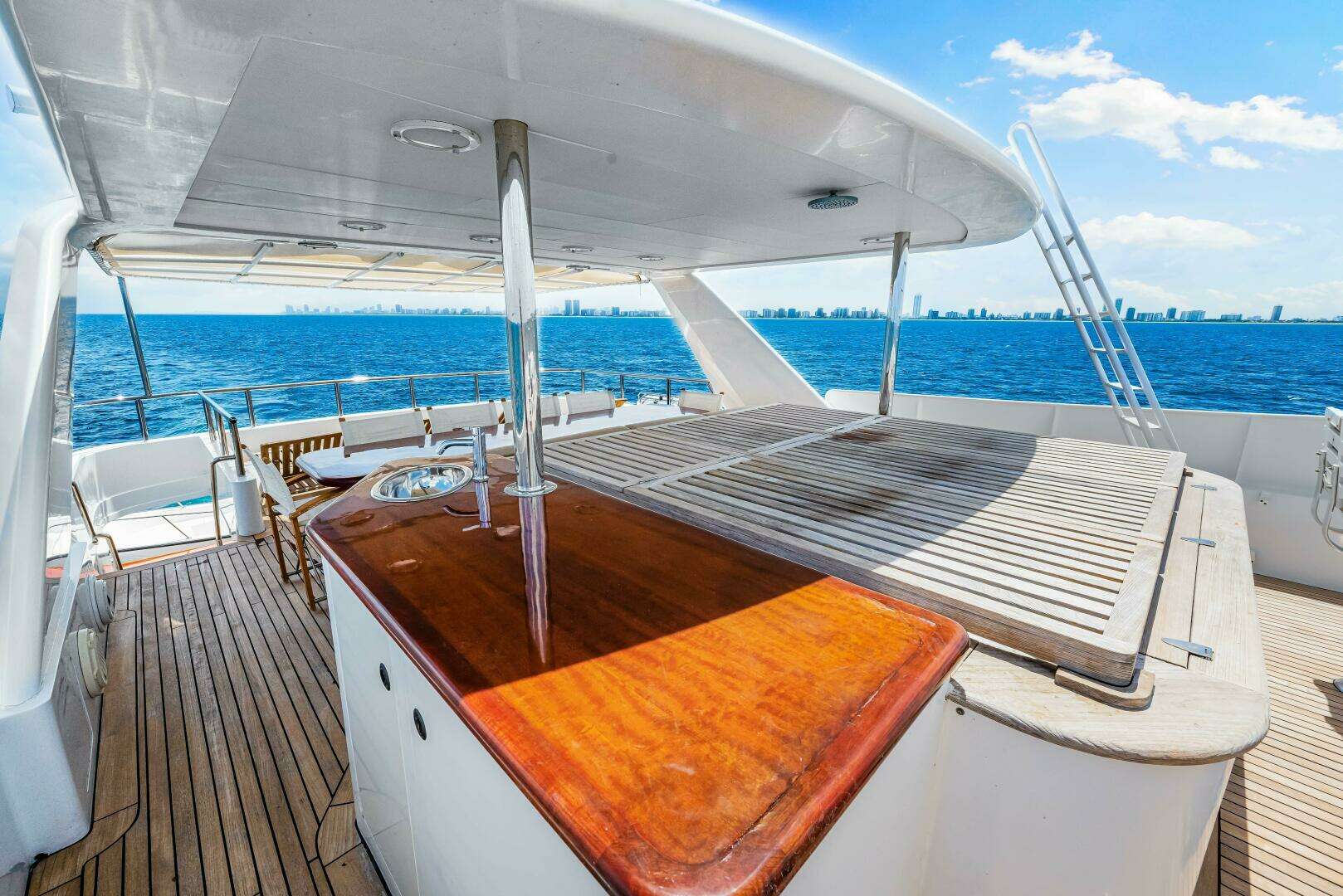 1996 Palmer Johnson TRI-DECK FB - Image 111