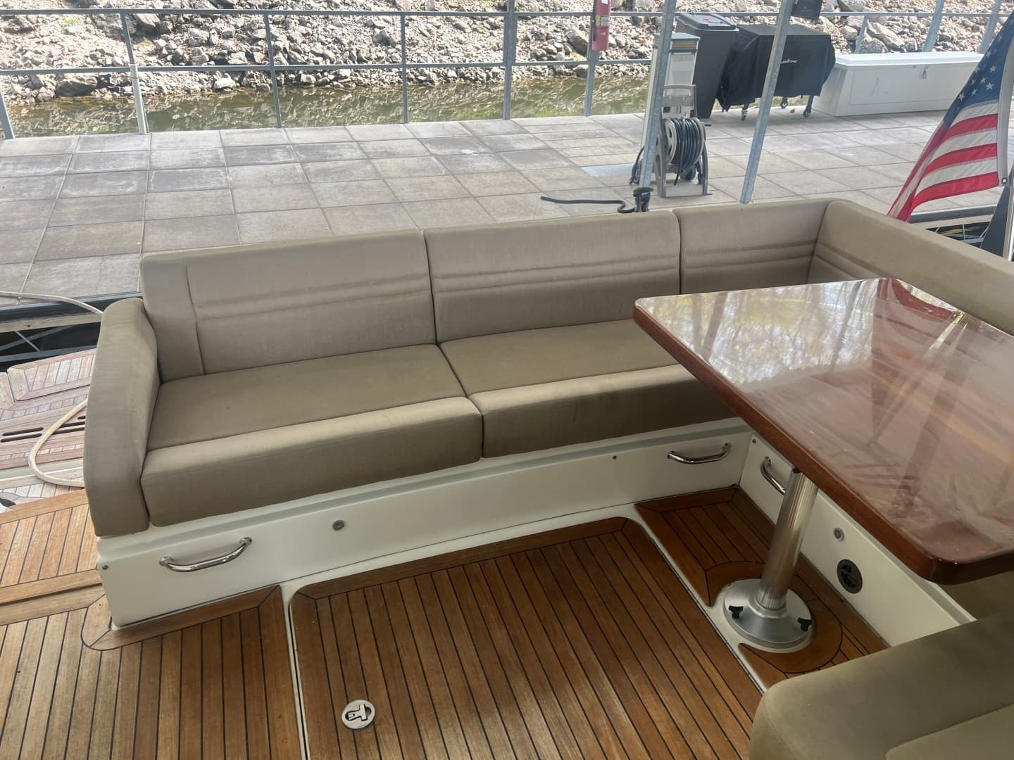 2015 Sea Ray 510 SUNDANCER - Image 30