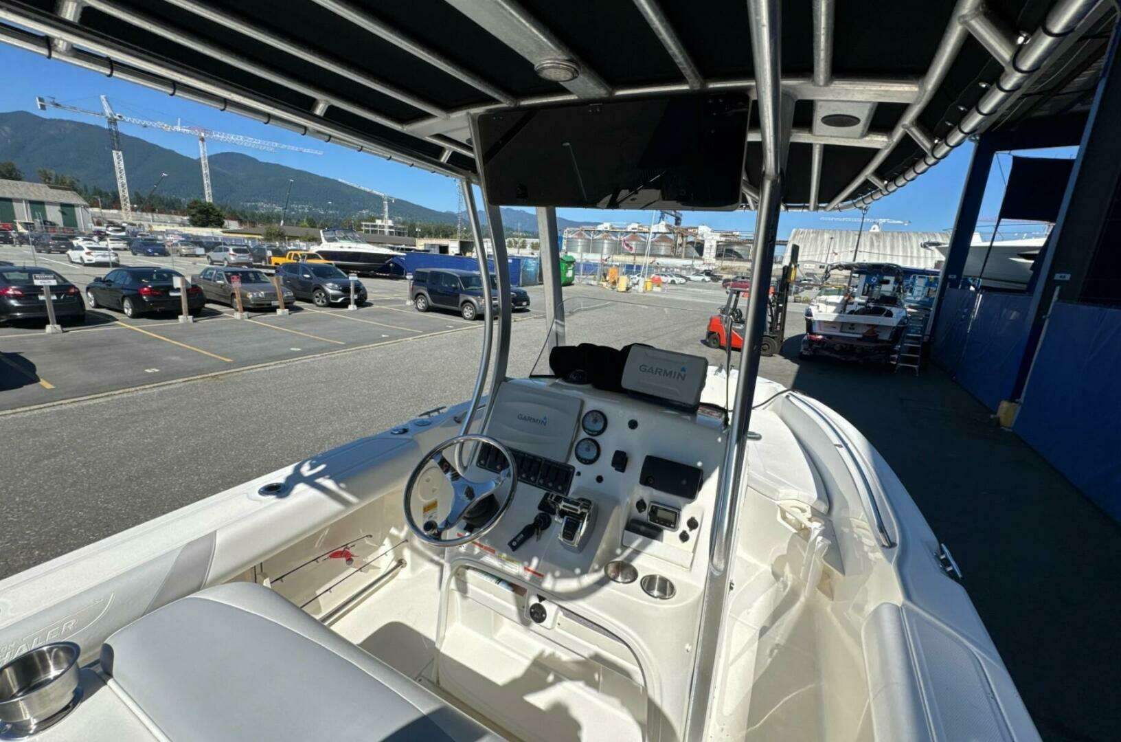 2014 Boston Whaler 220 Outrage - Image 10