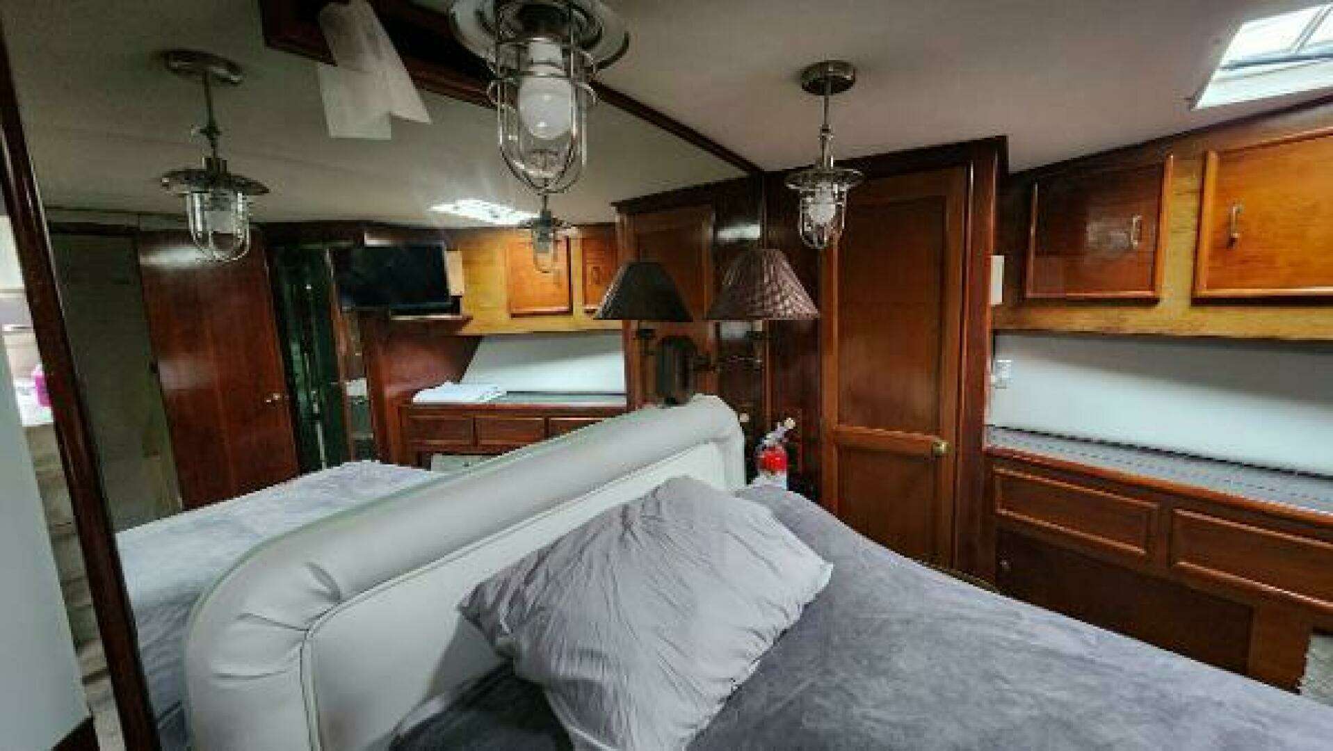 1989 Ocean Yachts 55 - Image 10