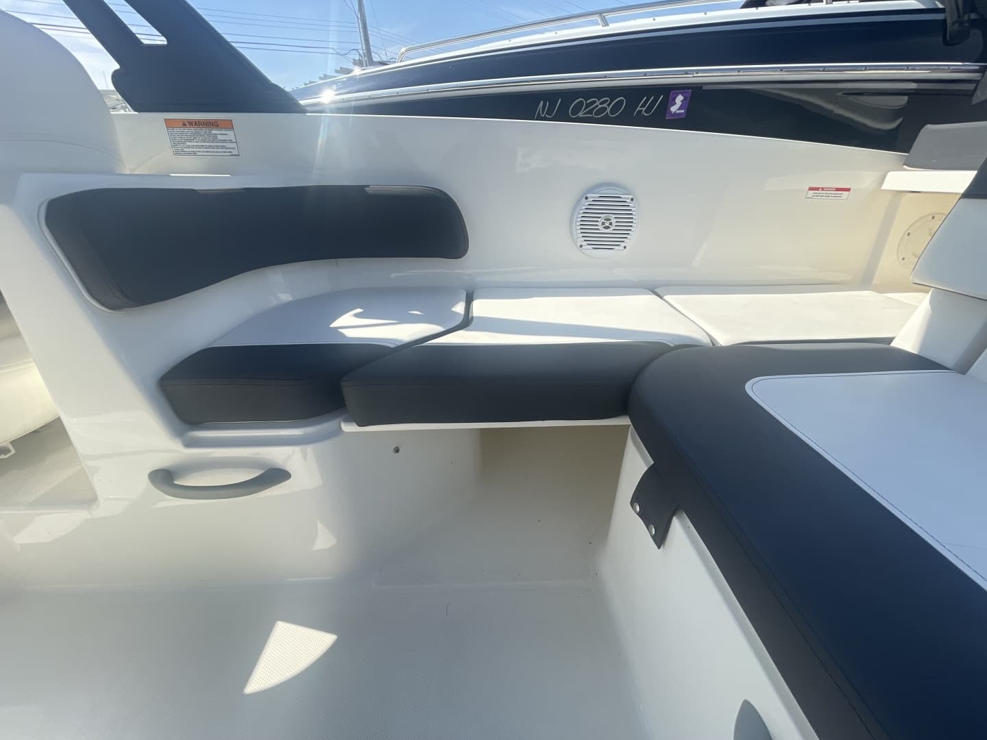 2019 Bayliner VR6 Bowrider I/O - Image 11