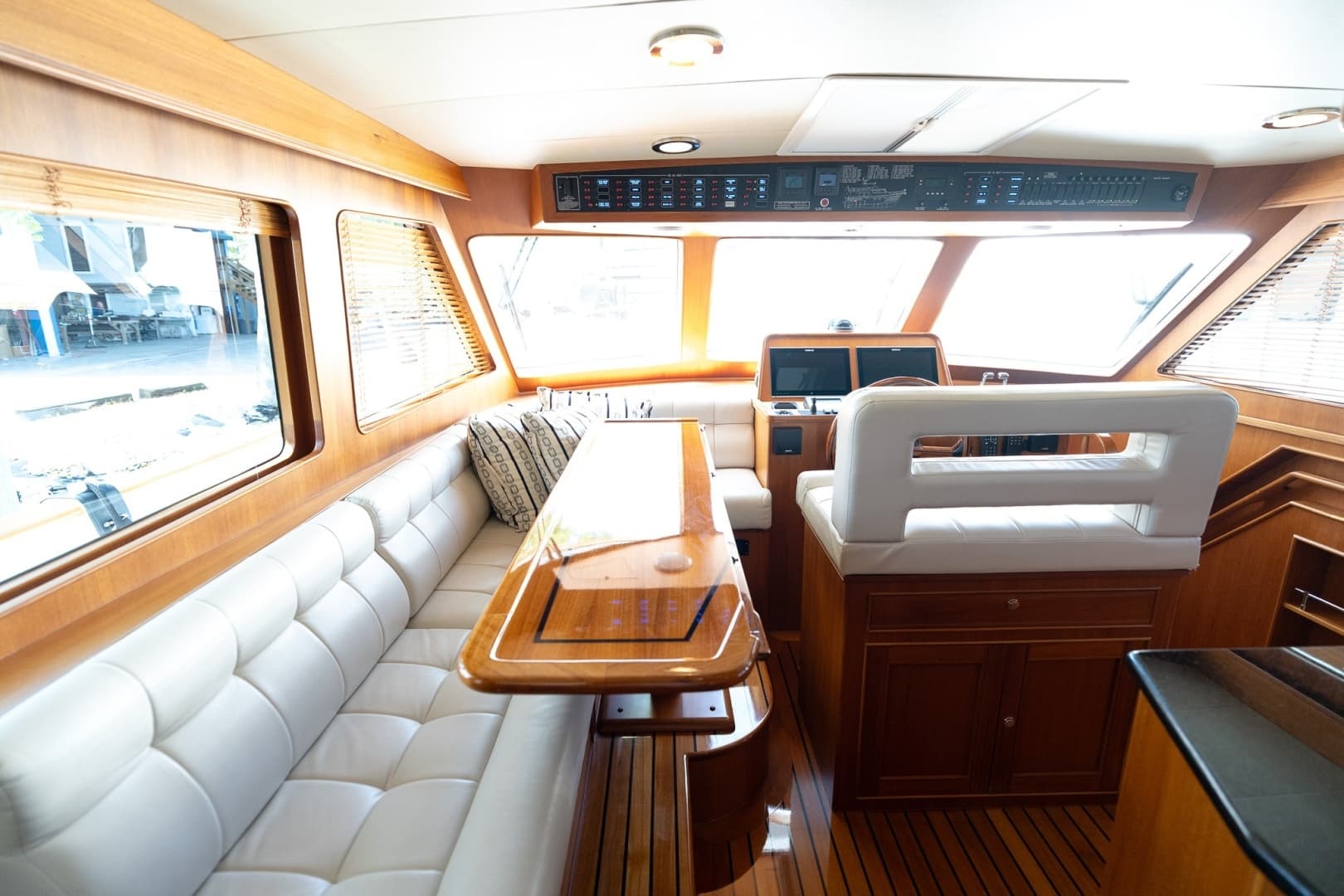 2015 Marlow Explorer 49E - Image 5