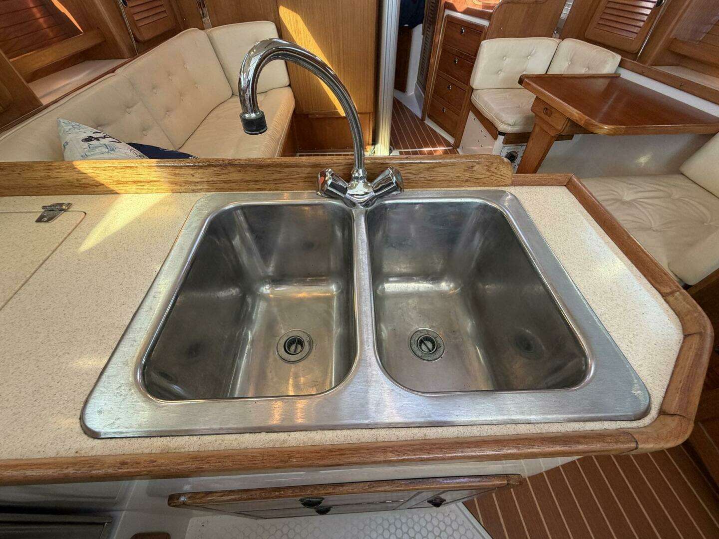 2001 Catalina 36 MkII - Image 42