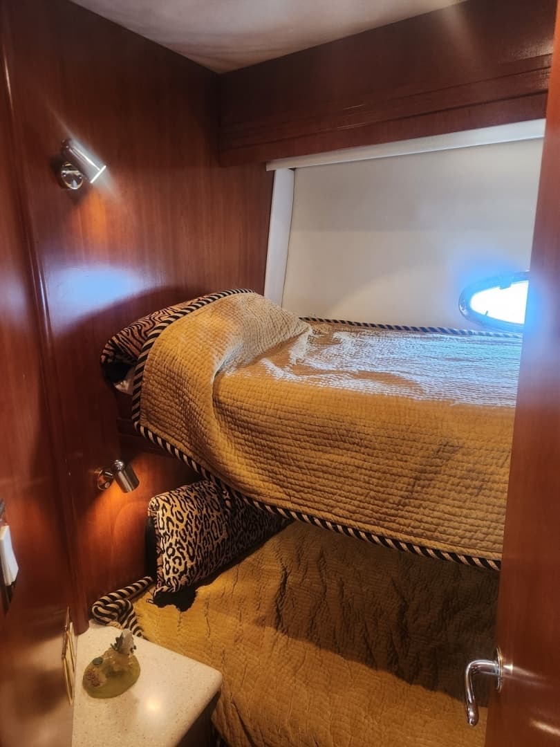1998 Carver Voyager Pilothouse - Image 21