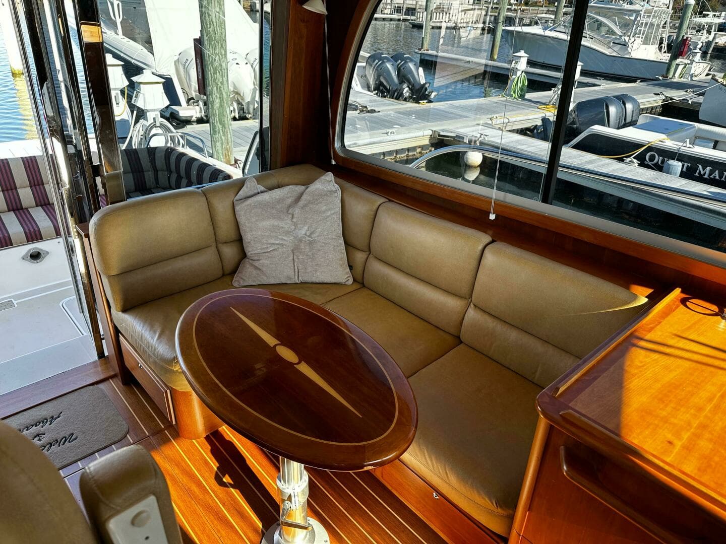 2014 Sabre 42 Salon Express - Image 14