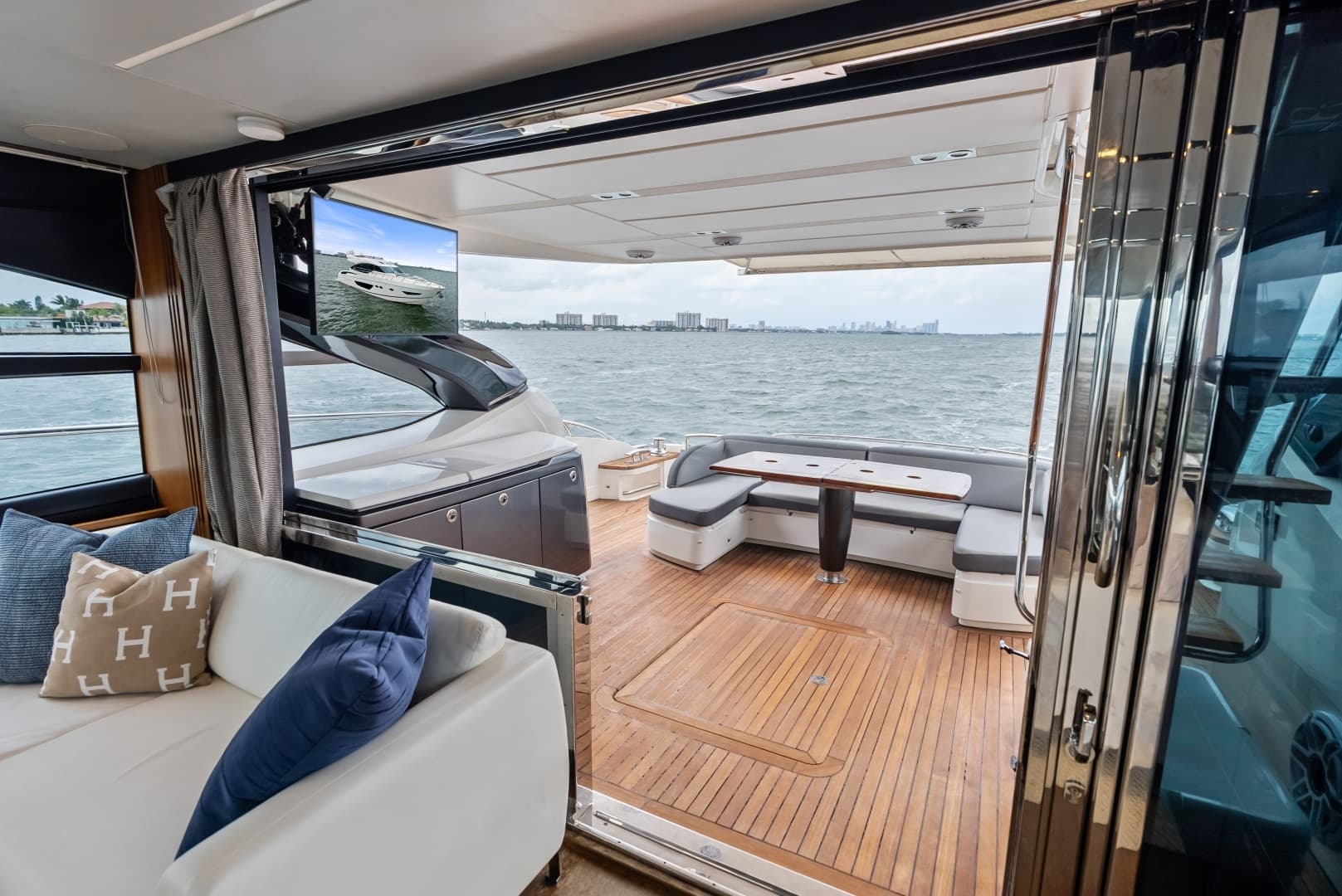 2014 Princess S72 - Image 108