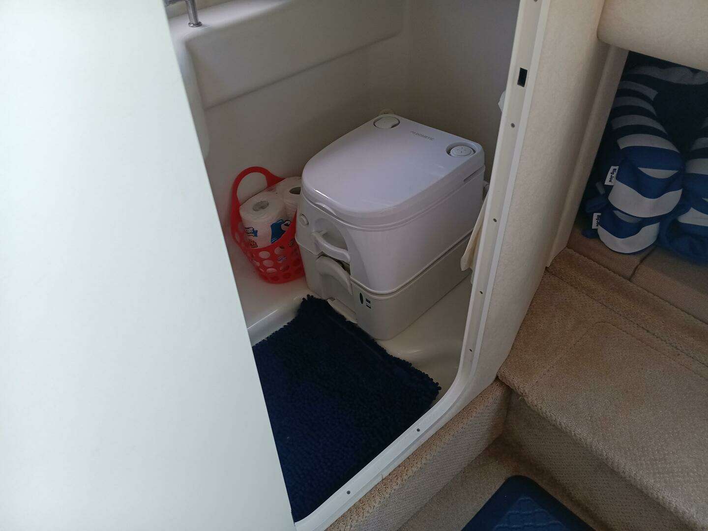 2010 Sea Ray 260 Sundancer - Image 33