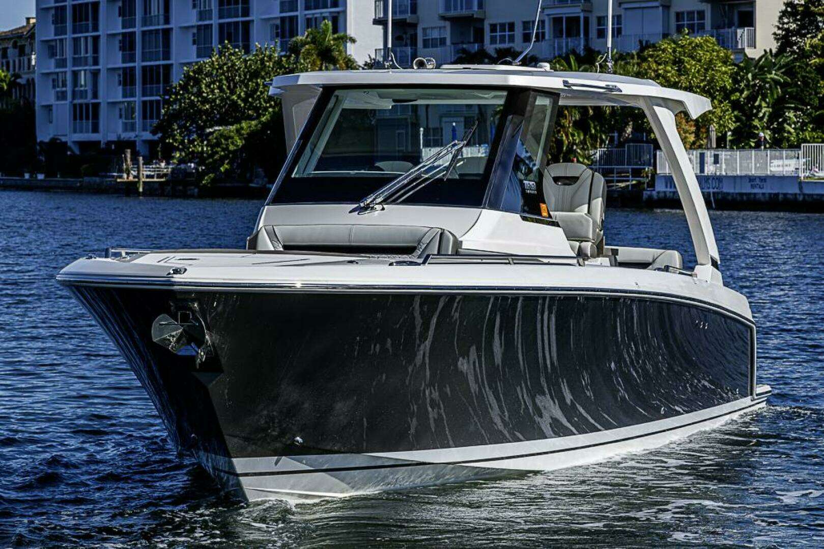 2023 Tiara Yachts 34LS - Image 59