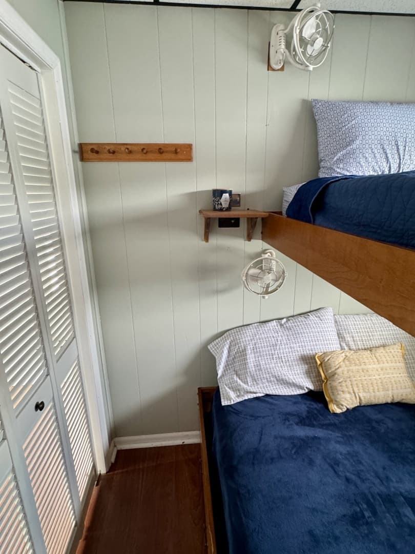 1978 Custom 18 x 24 Off-Grid Floating Cabin Approx 385sqft - Image 32