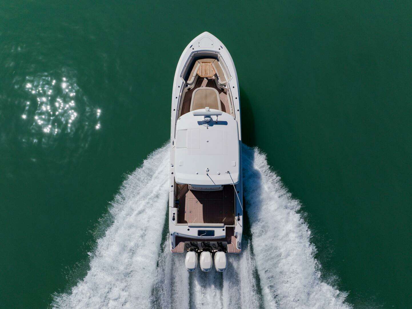 2019 Boston Whaler 380 Outrage - Image 4