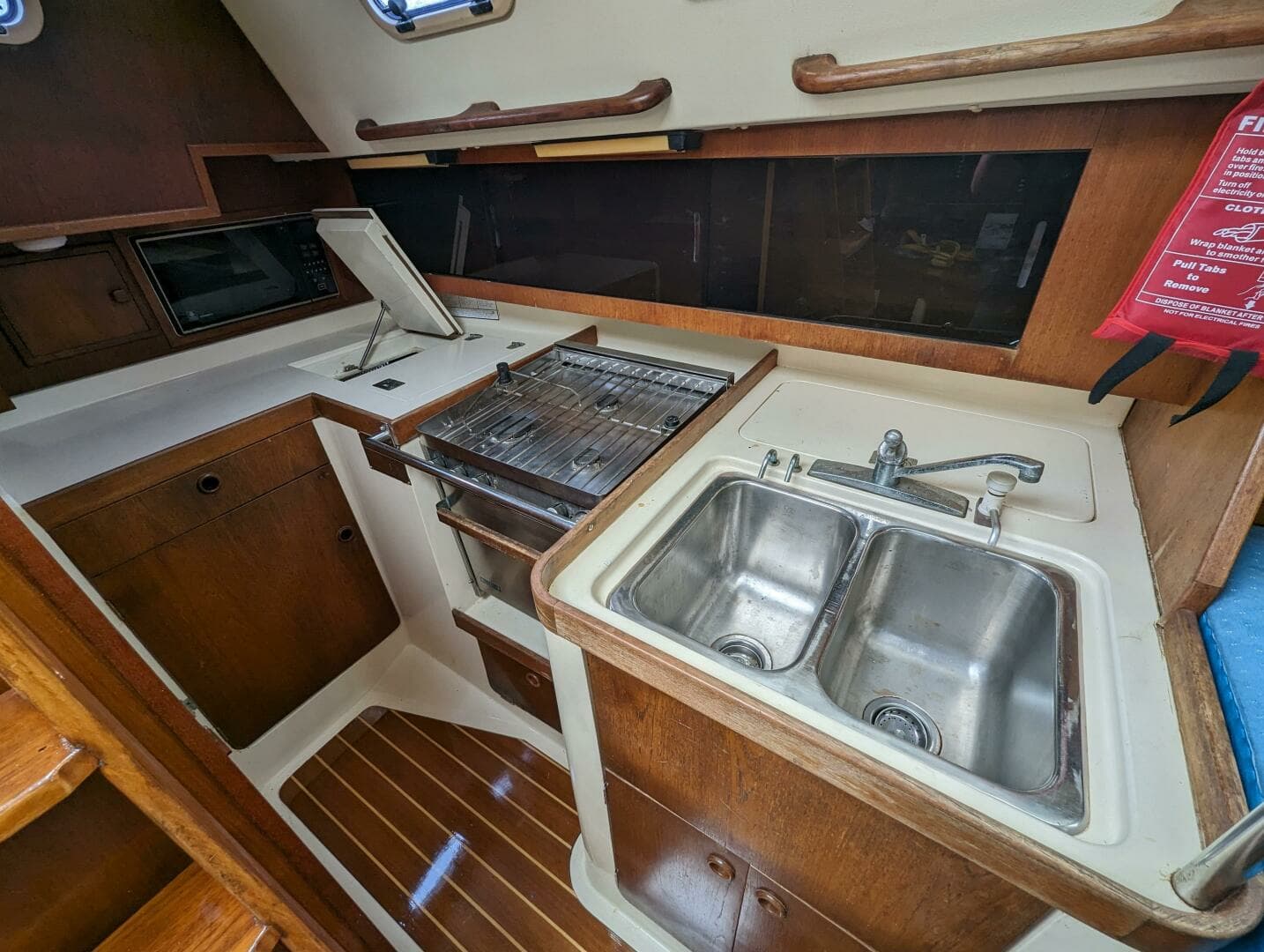 1989 Canadian Sailcraft CS36 Merlin - Image 22