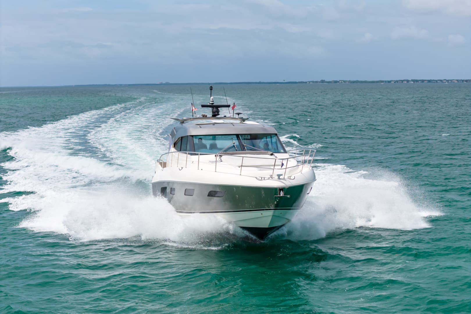 2024 Riviera 6000 SPORT YACHT - Image 25