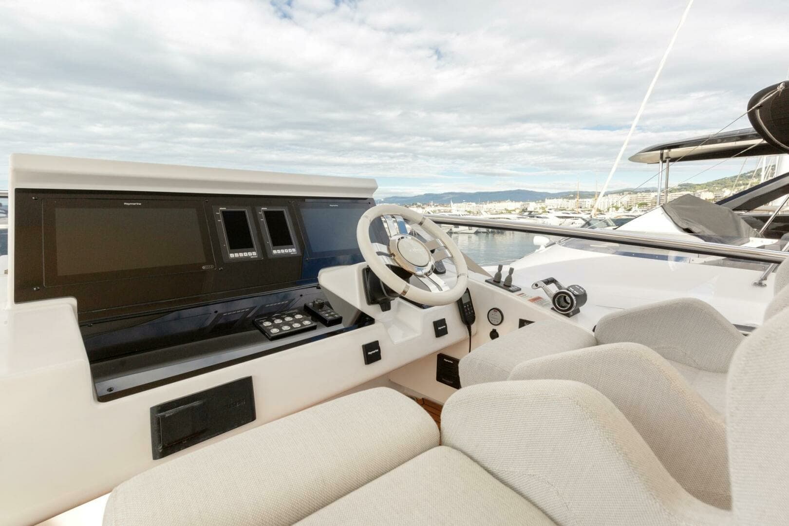 2020 Azimut 72 Flybridge - Image 19