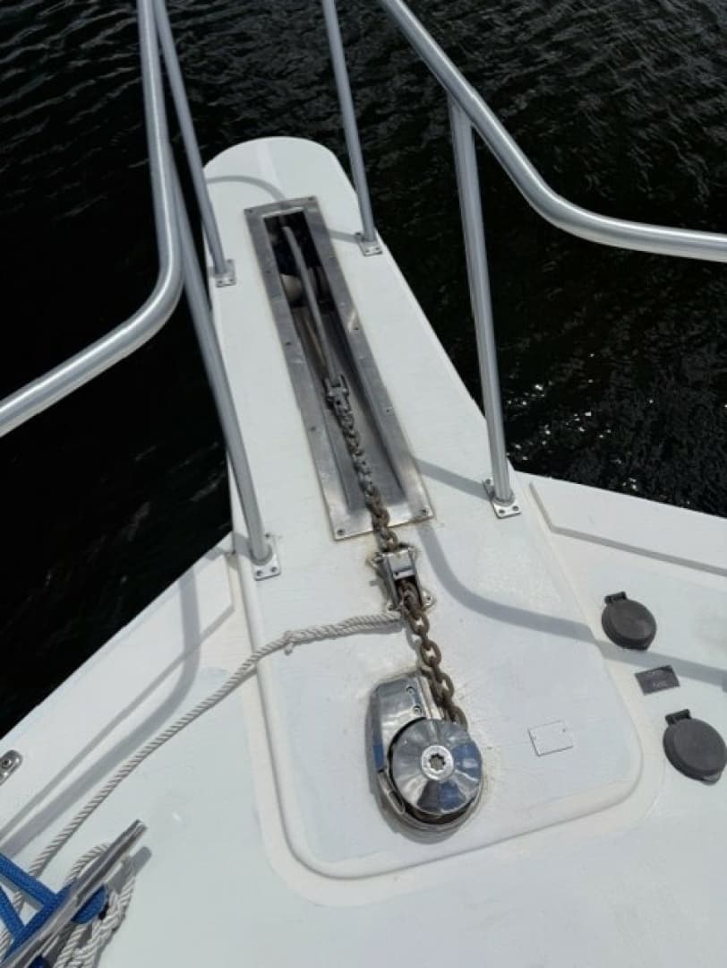 1998 Viking Motor Yacht - Image 8